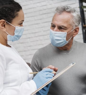 doctor-presenting-medical-treatment